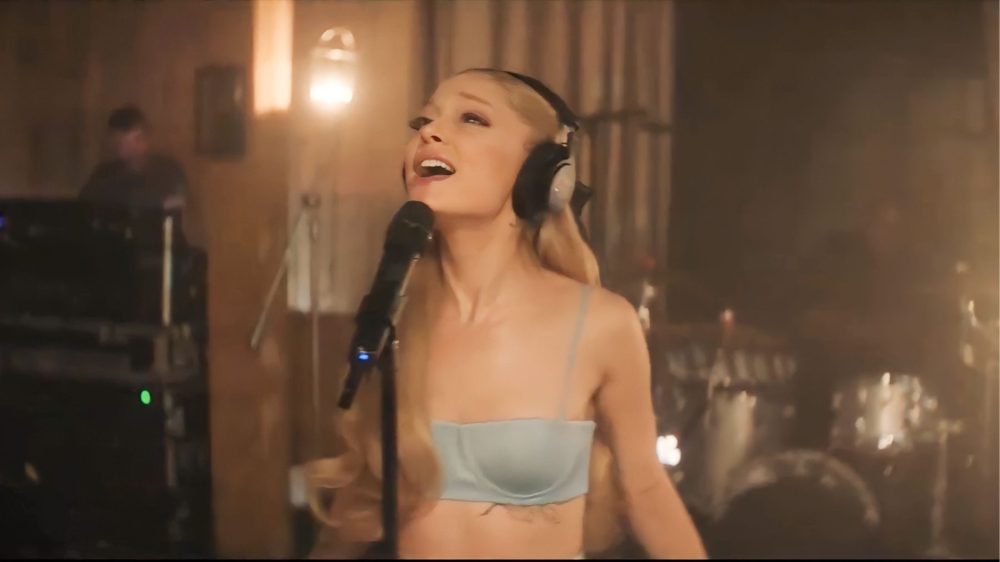 Ariana Grande Releases The Live Performance Video For ‘The Way’