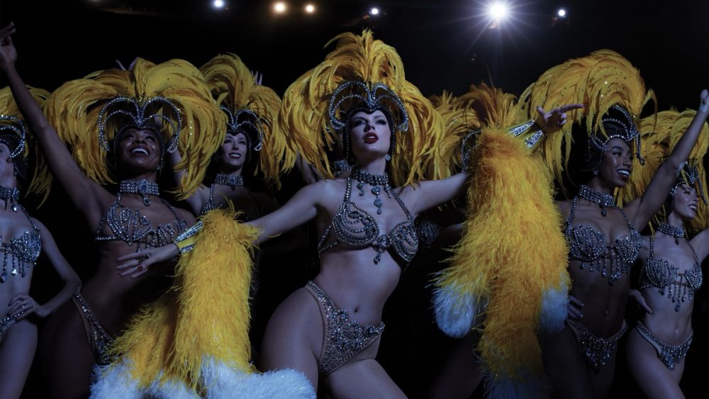 Taylor Swift’s ‘The Life of a Showgirl’ Poised for No. 1 Debut on Billboard 200 with Record-Breaking Sales