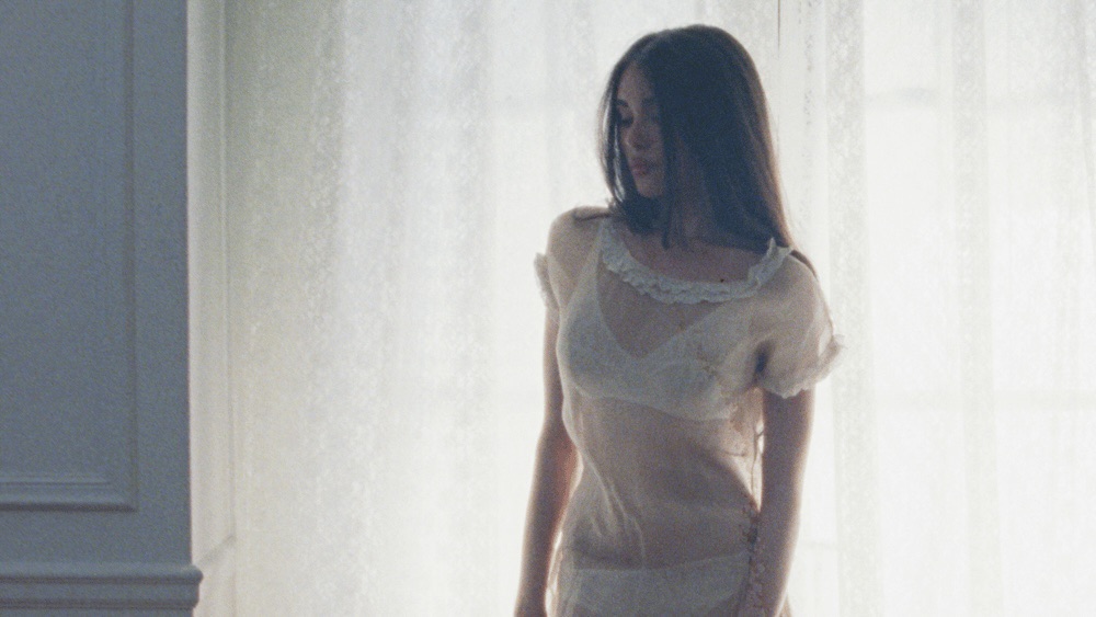 Madison Beer Says New Album Locket Is “Pure Pop”