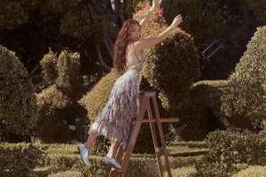 Laufey Announces Deluxe Edition “A Matter of Time: The Final Hour”