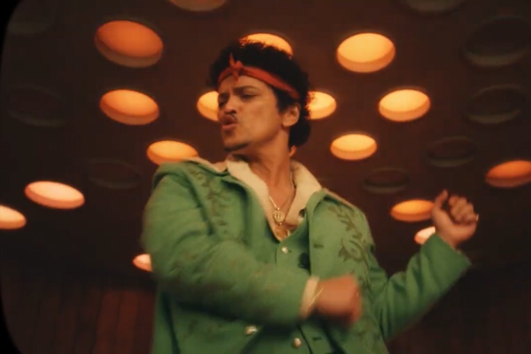 Bruno Mars Returns to No. 1 on Billboard 200 After 13 Years With ‘The Romantic’