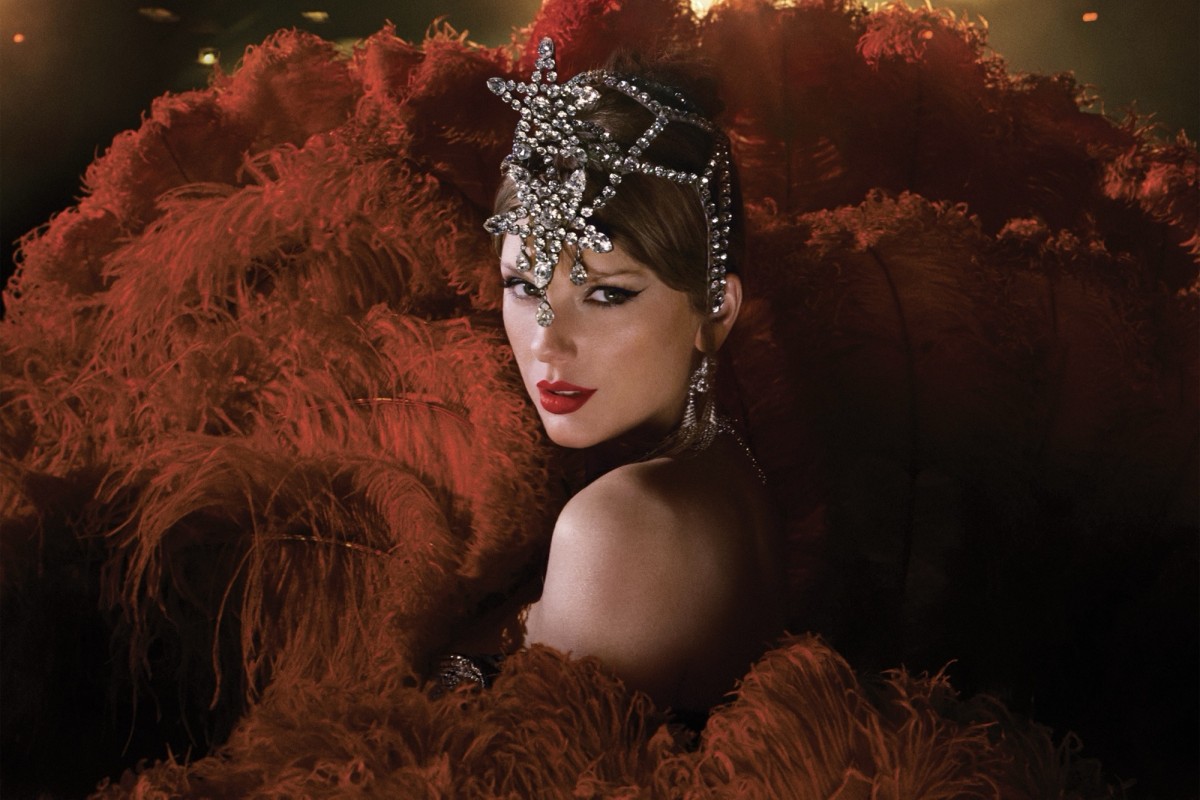 Taylor Swift Credits Travis Kelce in Acceptance Speech at iHeart Awards 2026