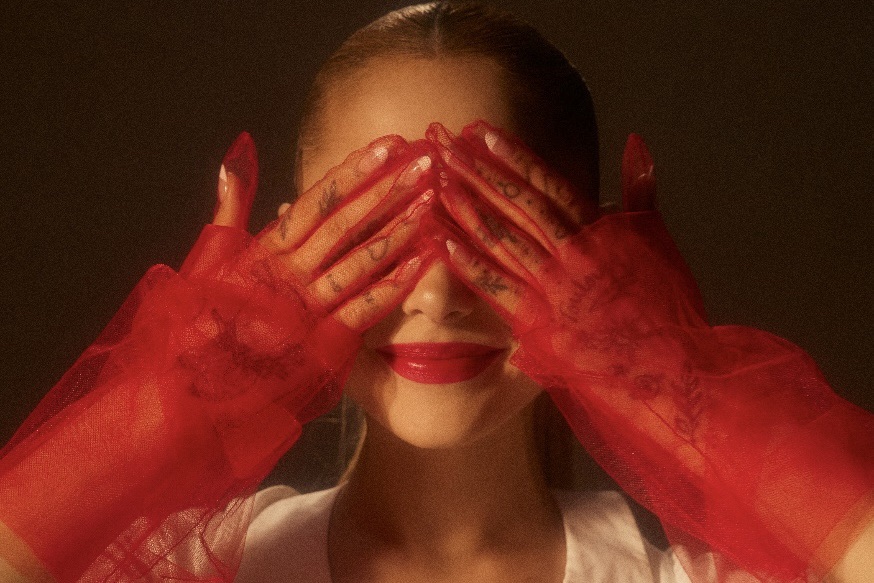 Ariana Grande Store Update Fuels AG8 Theories