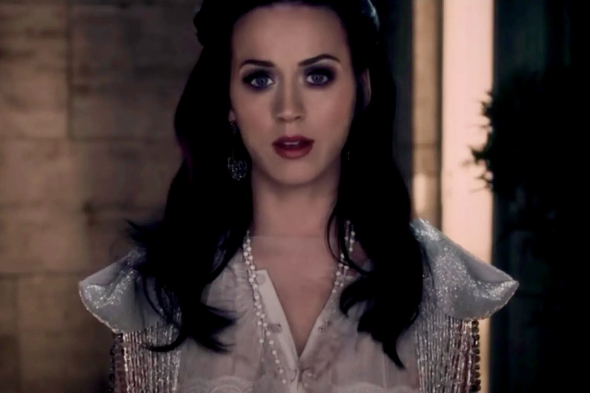 Katy Perry Tweaks “Firework” Lyrics to Celebrate America’s 250th Anniversary