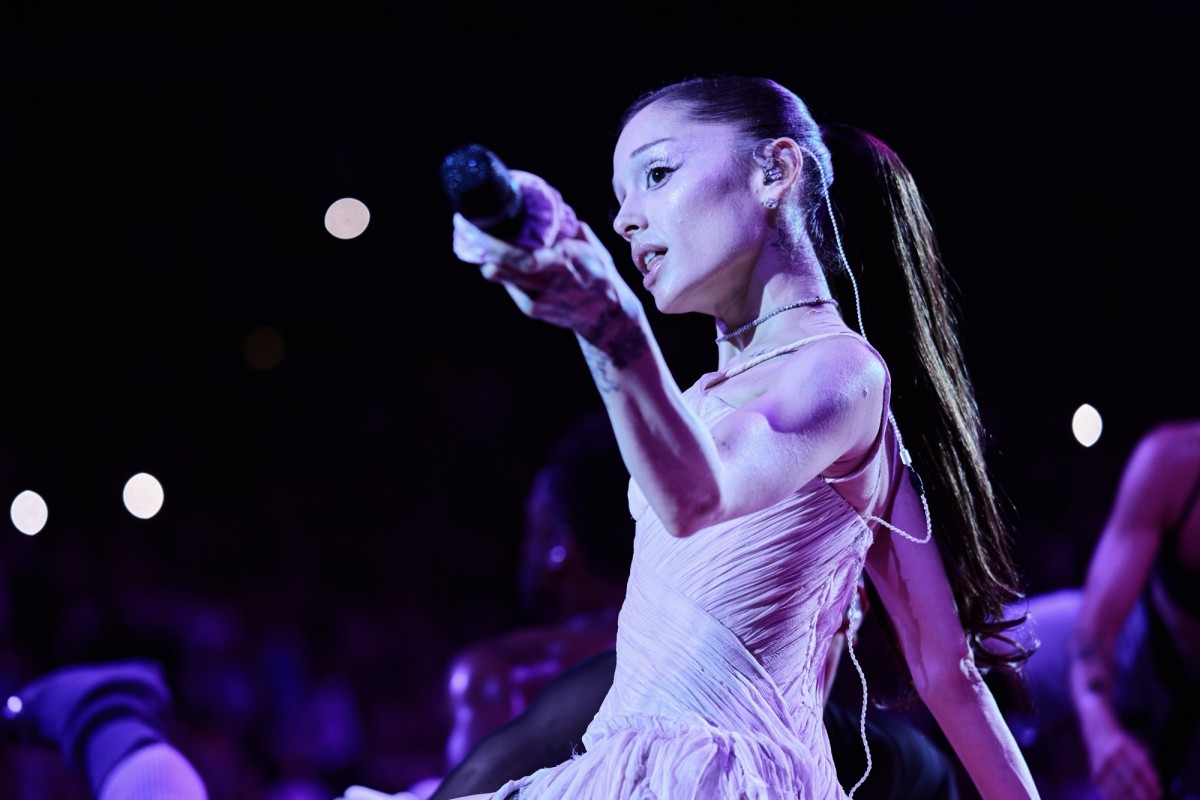 Ariana Grande Performs in Cozy Shoes at London Concert: Watch