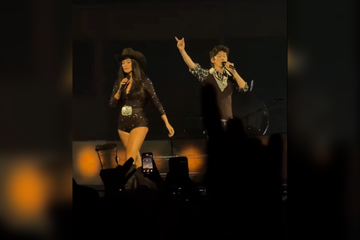 Kacey Musgraves Brings Out Troye Sivan for First-Ever Live Performance of ‘Easy’ at MSG