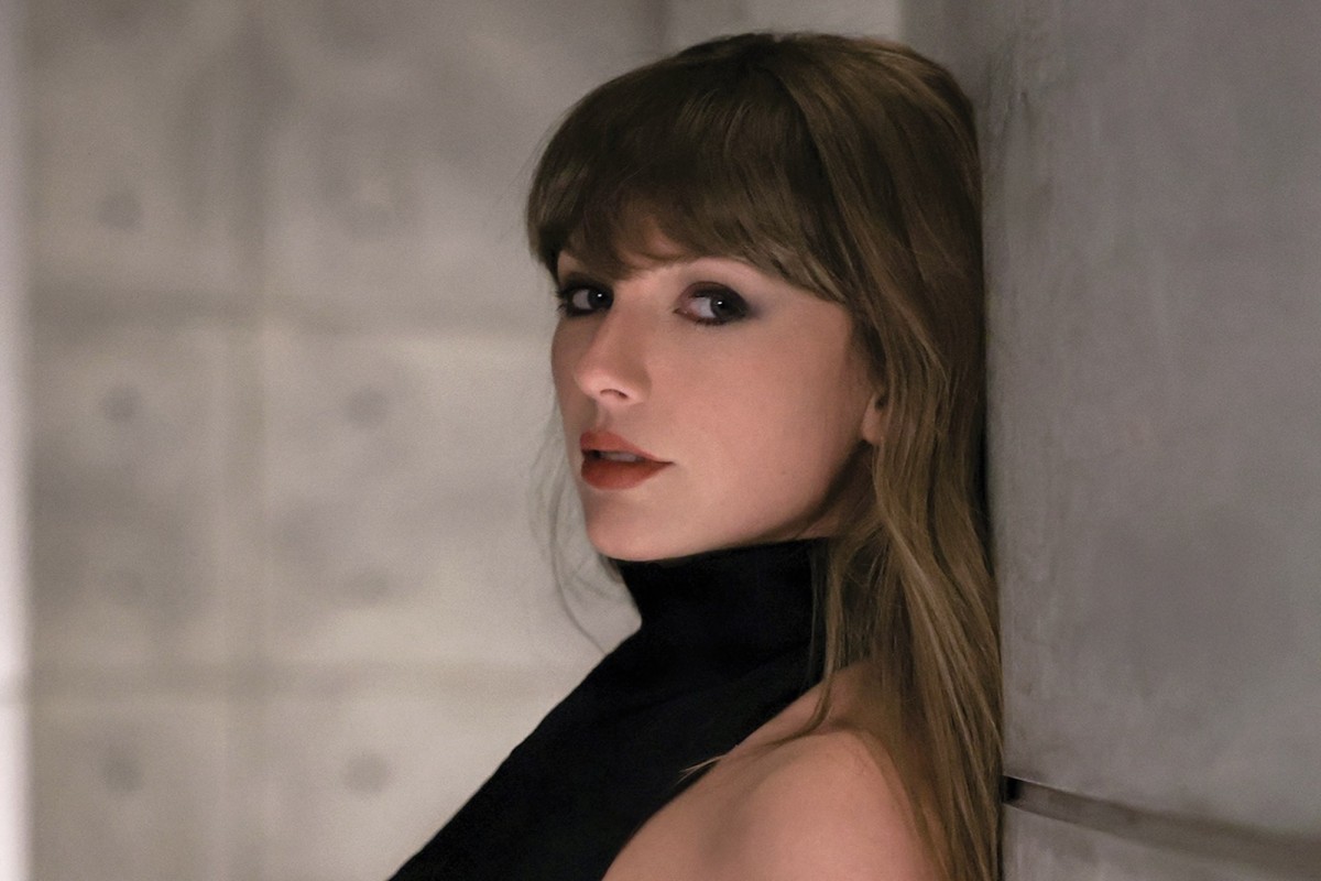 Taylor Swift’s “Patient Zero” Leads Hot 100 for Third Week