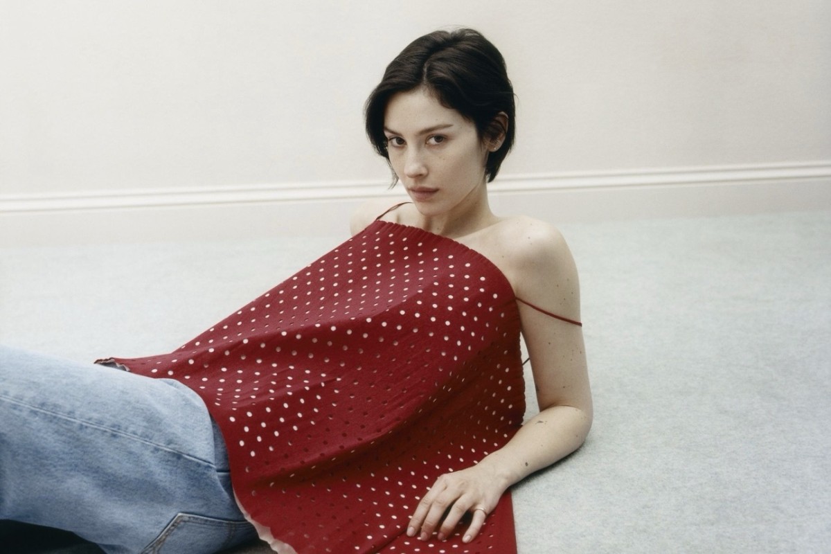 Gracie Abrams Announces New Single “Here You Come, There You Go”